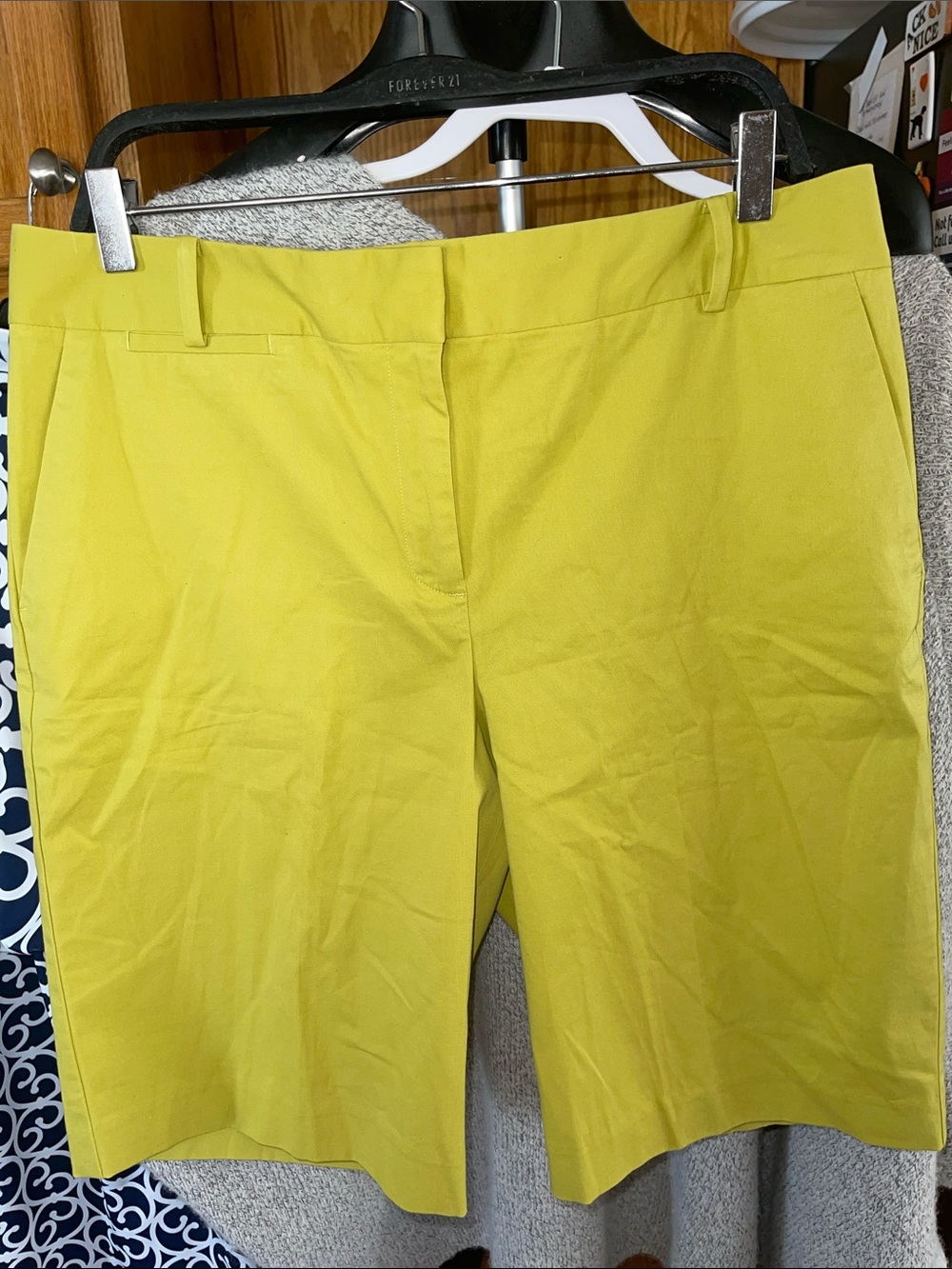 Talbots Shorts Women Sz 12 Cotton Pale Lime Pocket
